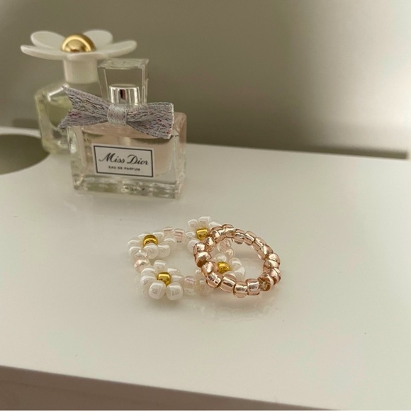 Jewelry - 3/$25 Rose Gold Beaded Flower Ring Set